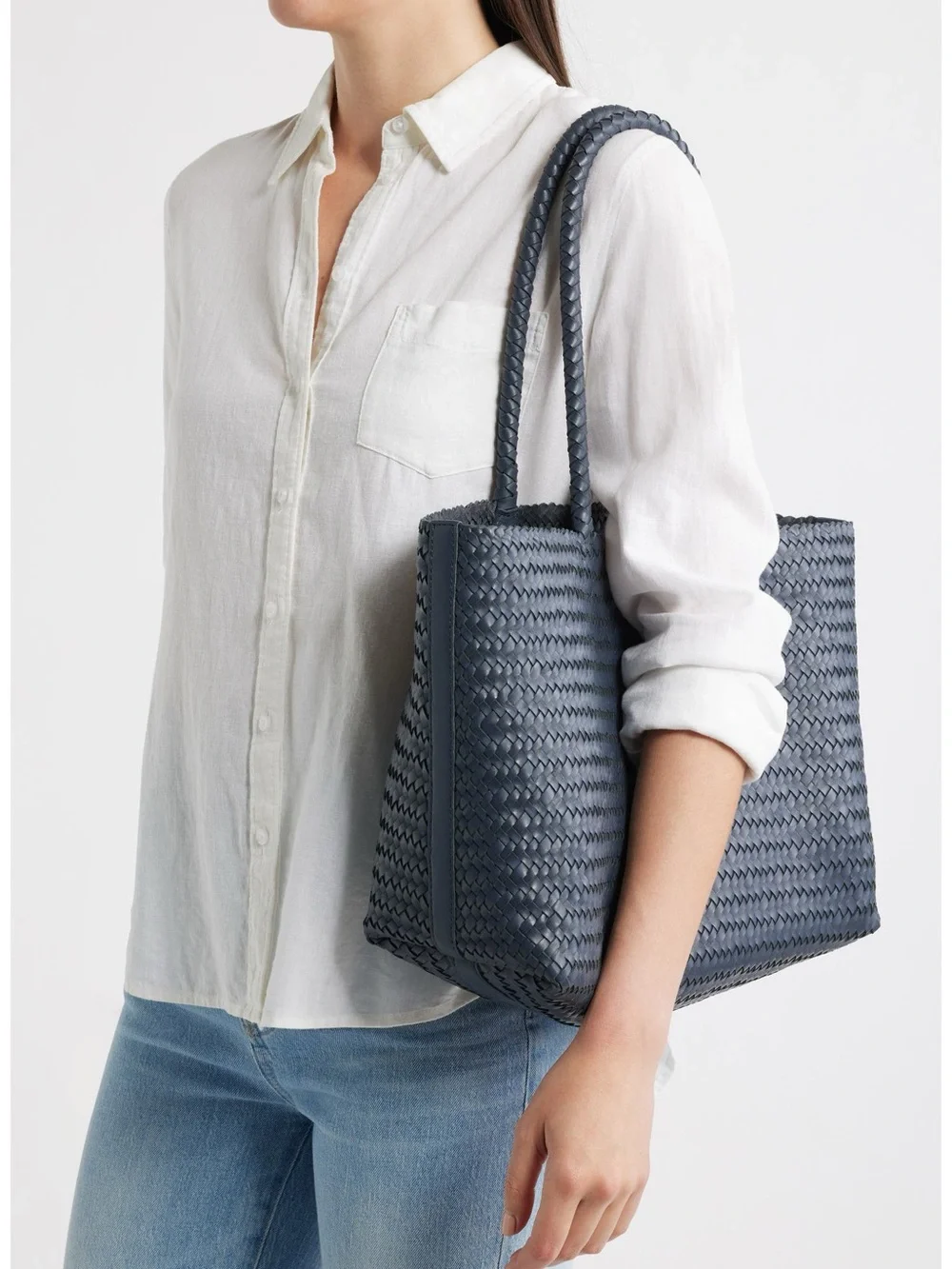 Madewell Cow Leather Handwoven Tote with seamless construction, black 🖤 - Picture 15 of 17